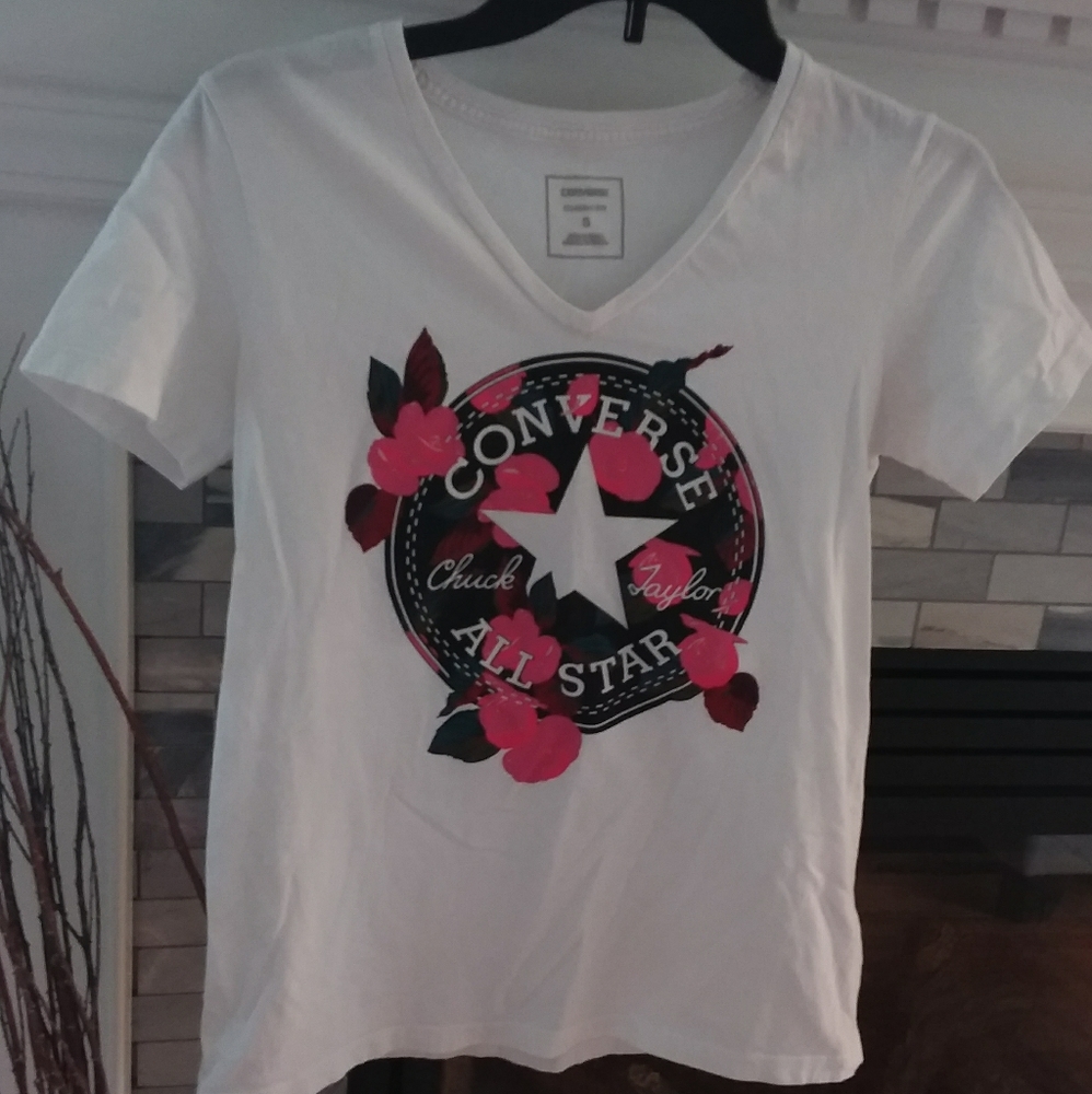 🛍 Converse tee shirt size small